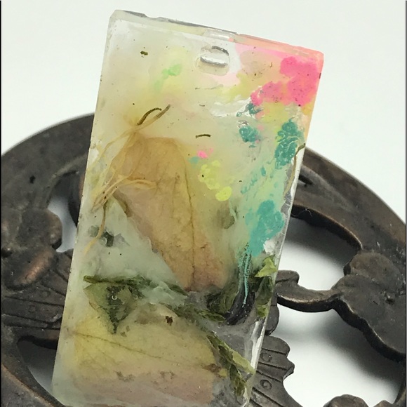 Rose petal resin pendant large bar with hole - Picture 4 of 16